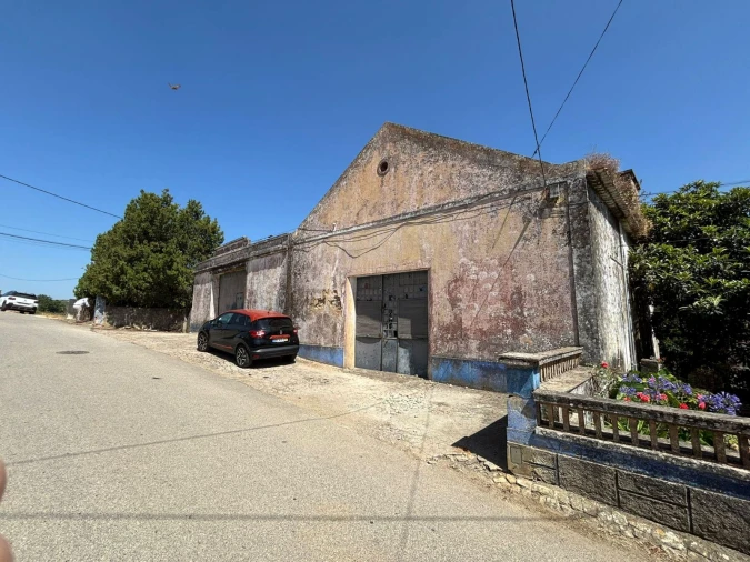 Armazém para Venda em Carvoeira e Carmões Foto 2