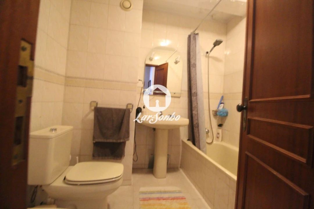 Apartamento T2 para Venda em Valongo Foto 16