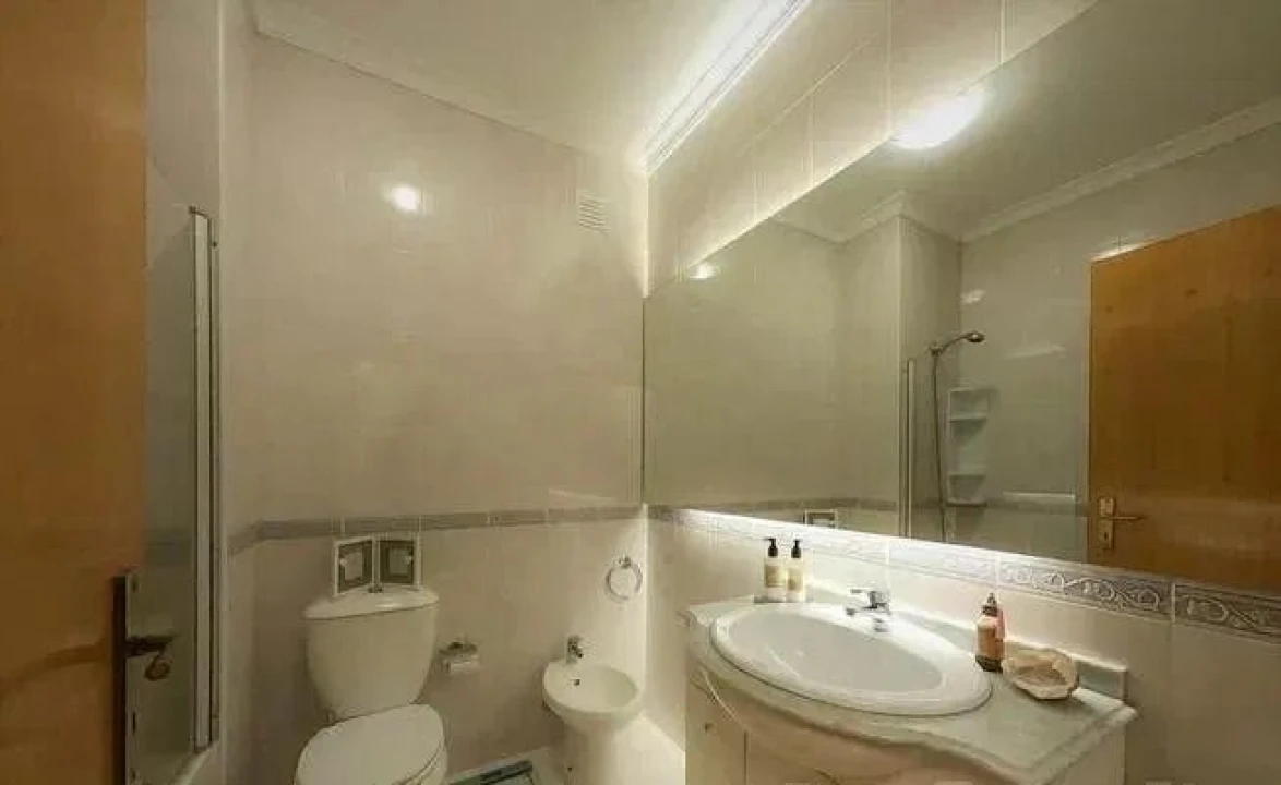 Apartamento T2 para Arrendamento em Gondomar (São Cosme), Valbom e Jovim Foto 7