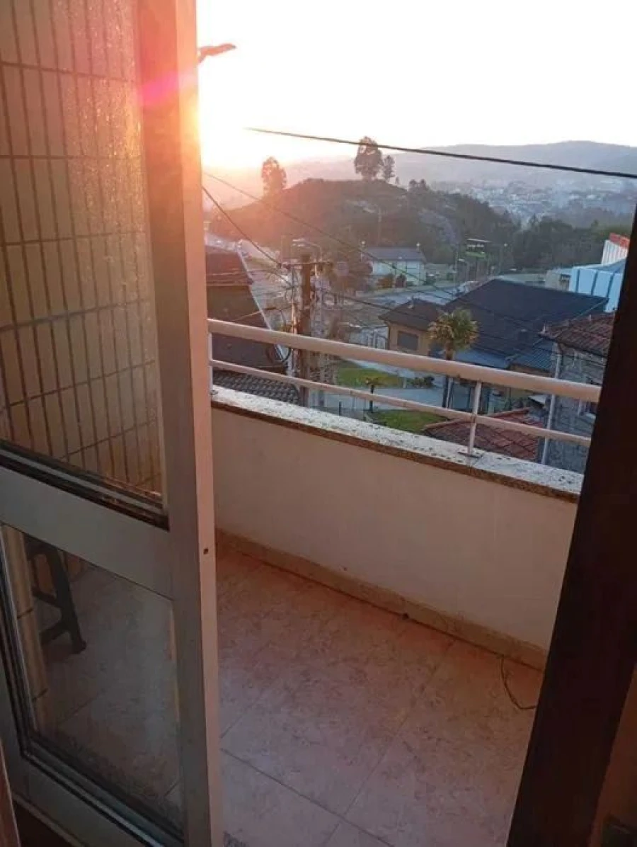 Apartamento T2 para Arrendamento em Lordelo Foto 12