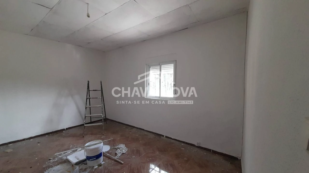 Moradia T1 para Venda em São Paio de Oleiros Foto 18