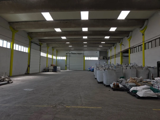 Armazém para Venda em Serzedo e Perosinho Foto 3