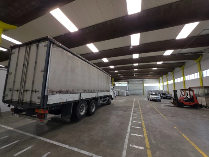 Armazém para Venda em Serzedo e Perosinho Foto 6