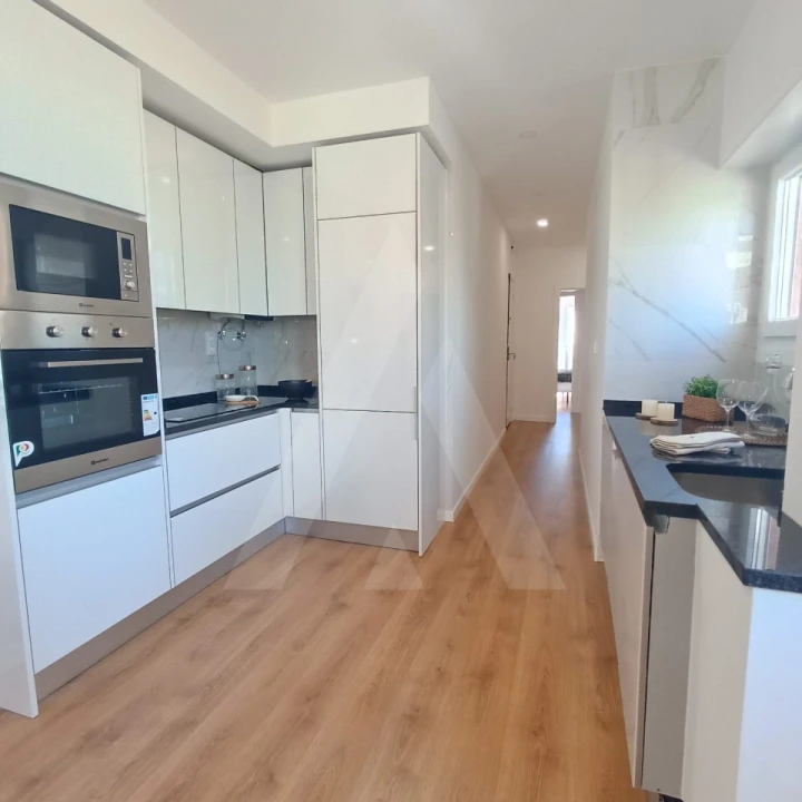 Apartamento T3 para Venda em Benfica Foto 2