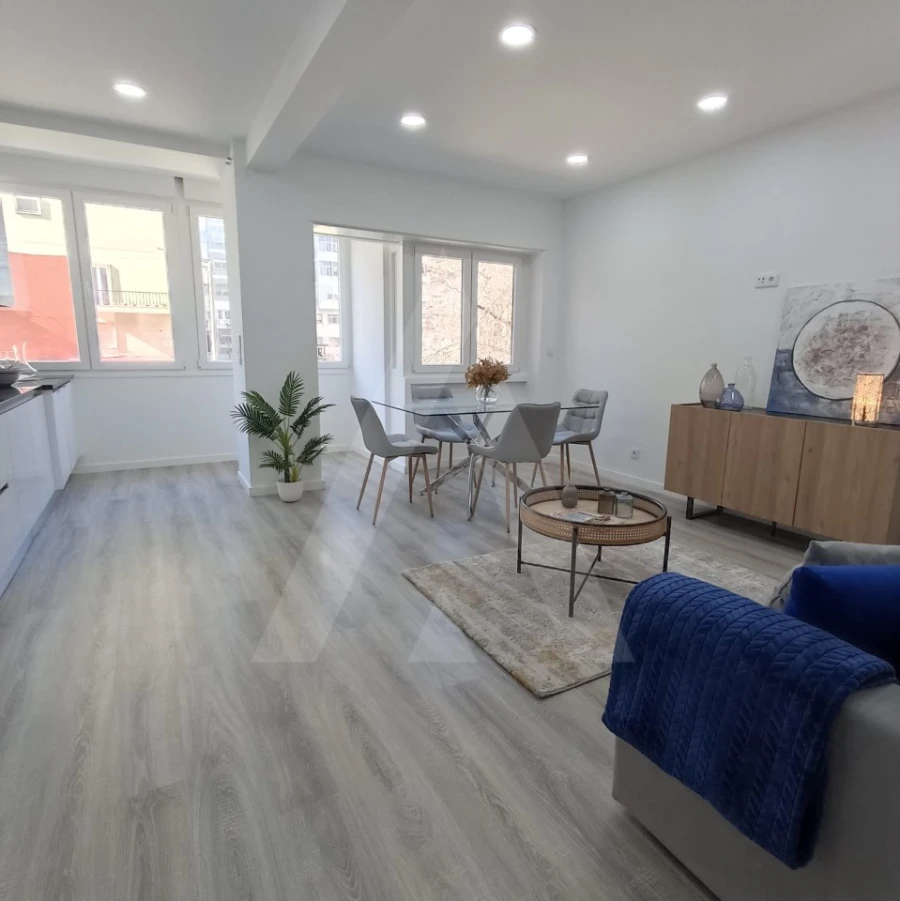 Apartamento T3 para Venda em Benfica Foto 1