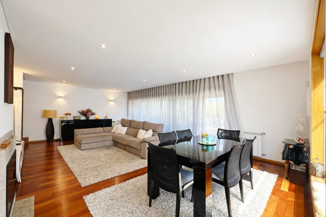 Moradia T4 para Venda em Castêlo da Maia Foto 10