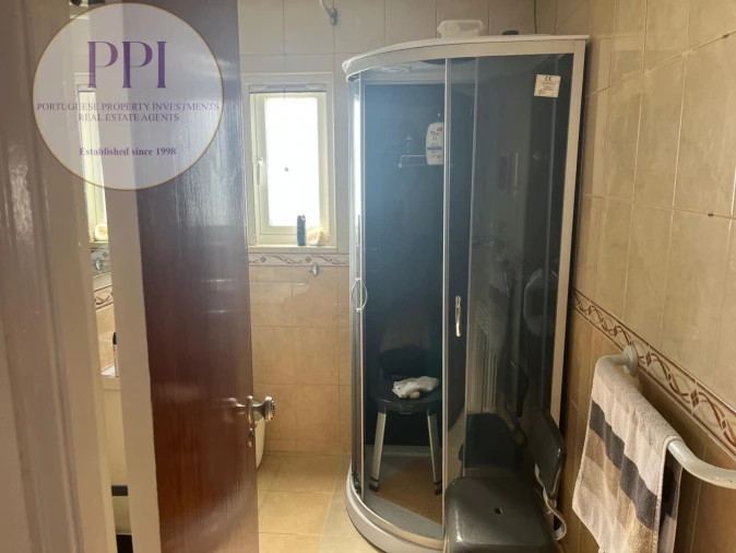 Moradia T4 para Venda em Budens Foto 9