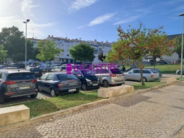 Loja para Venda em Carcavelos e Parede