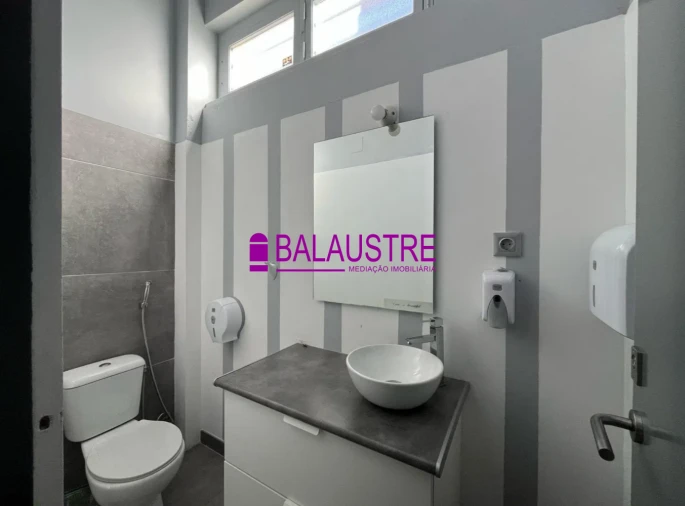 Loja para Venda em Carcavelos e Parede Foto 7