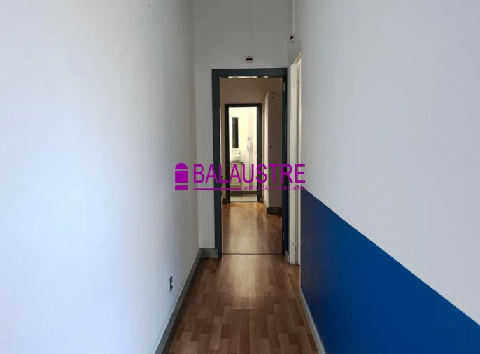 Loja para Venda em Carcavelos e Parede Foto 8