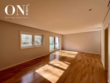 Apartamento T3 para Venda em Aldoar, Foz do Douro e Nevogilde