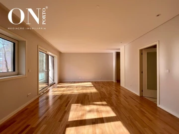 Apartamento T3 para Venda em Aldoar, Foz do Douro e Nevogilde