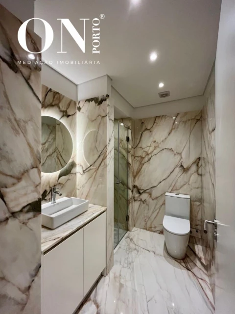 Apartamento T3 para Venda em Aldoar, Foz do Douro e Nevogilde