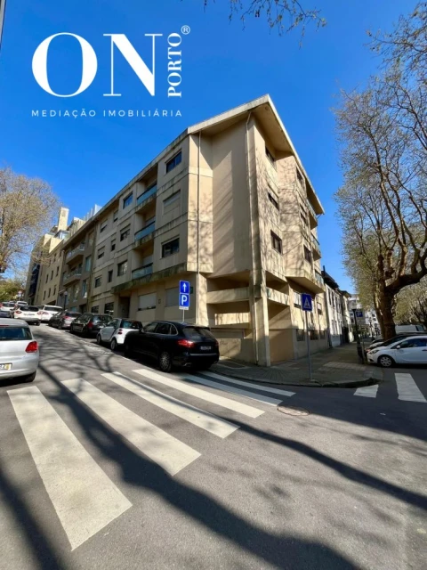 Apartamento T3 para Venda em Aldoar, Foz do Douro e Nevogilde