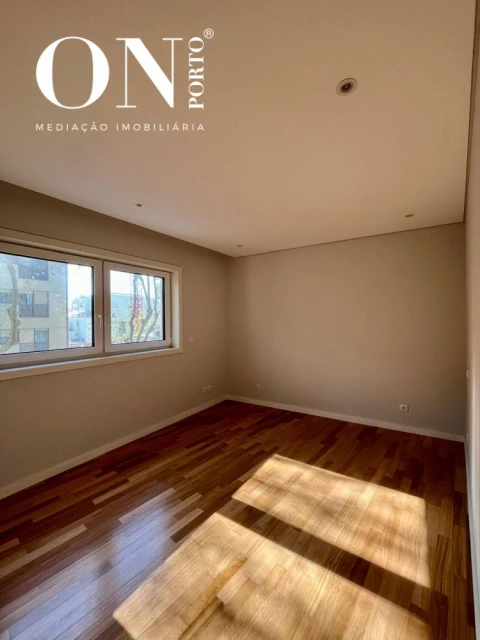 Apartamento T3 para Venda em Aldoar, Foz do Douro e Nevogilde