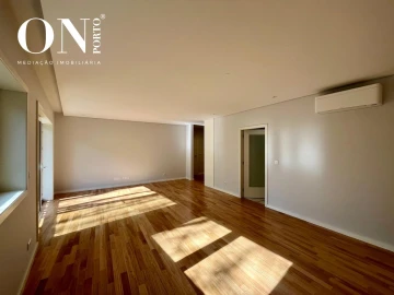 Apartamento T3 para Venda em Aldoar, Foz do Douro e Nevogilde