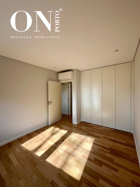 Apartamento T3 para Venda em Aldoar, Foz do Douro e Nevogilde