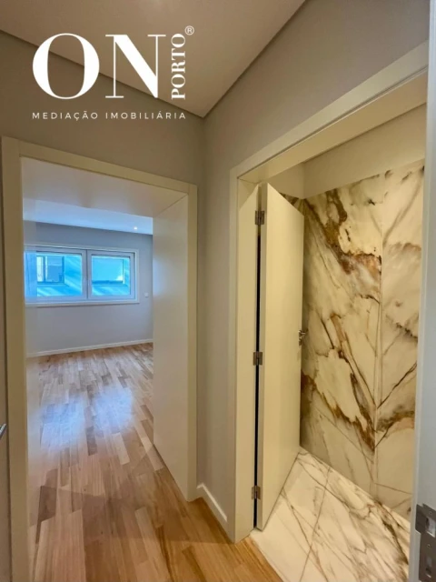 Apartamento T3 para Venda em Aldoar, Foz do Douro e Nevogilde