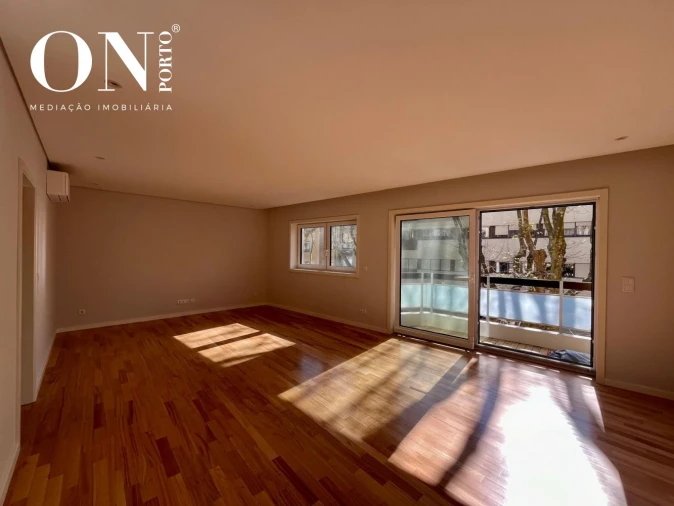 Apartamento T3 para Venda em Aldoar, Foz do Douro e Nevogilde Foto 2