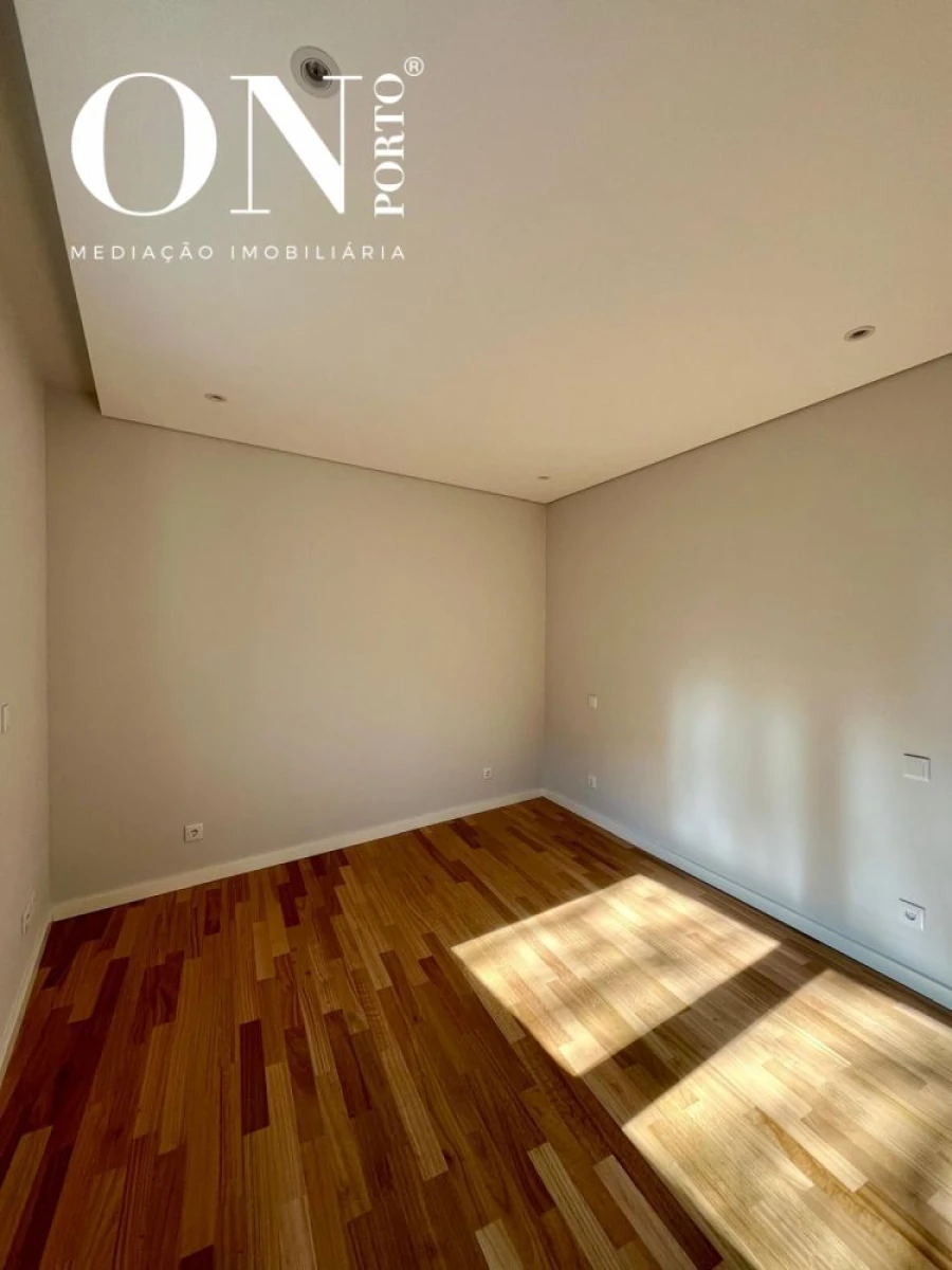 Apartamento T3 para Venda em Aldoar, Foz do Douro e Nevogilde Foto 21