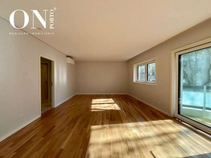 Apartamento T3 para Venda em Aldoar, Foz do Douro e Nevogilde Foto 4