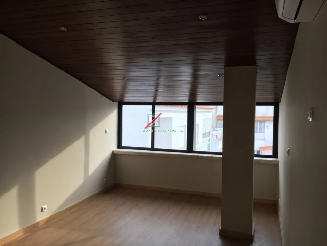 Apartamento T4 para Venda em Cascais e Estoril Foto 17