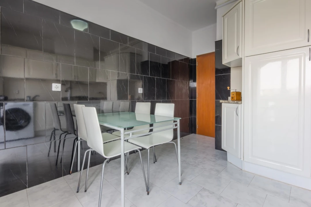 Apartamento T2 para Venda em Laranjeiro e Feijó Foto 6