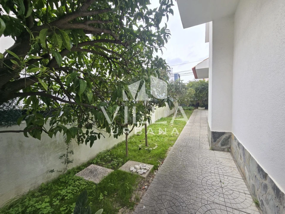 Moradia T4 para Venda em Amora Foto 10