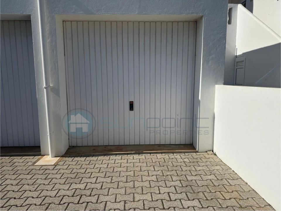 Garagem para Venda em Luz Foto 1