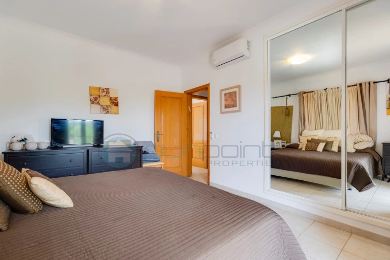 Moradia T2 para Venda em Luz Foto 16