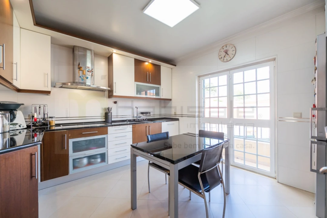 Moradia T5 para Venda em São Domingos de Rana Foto 7