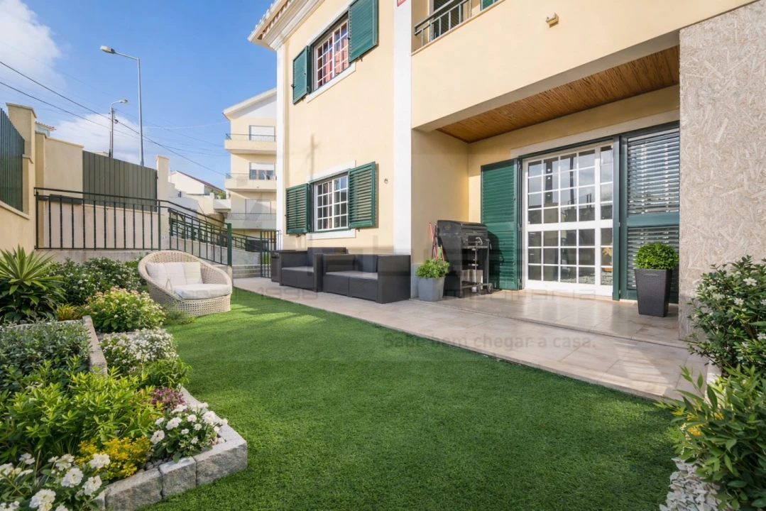 Moradia T5 para Venda em São Domingos de Rana Foto 1