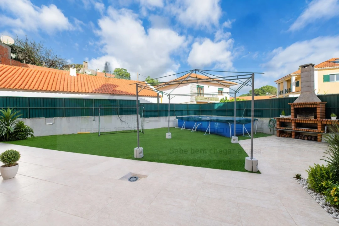 Moradia T5 para Venda em São Domingos de Rana Foto 3