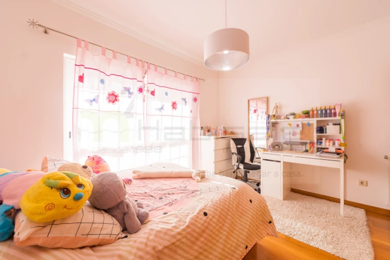 Moradia T5 para Venda em São Domingos de Rana Foto 19