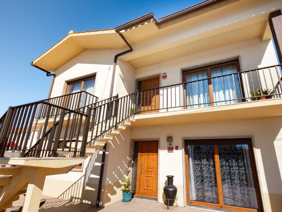 Moradia T6 para Venda em Marinha das Ondas Foto 1