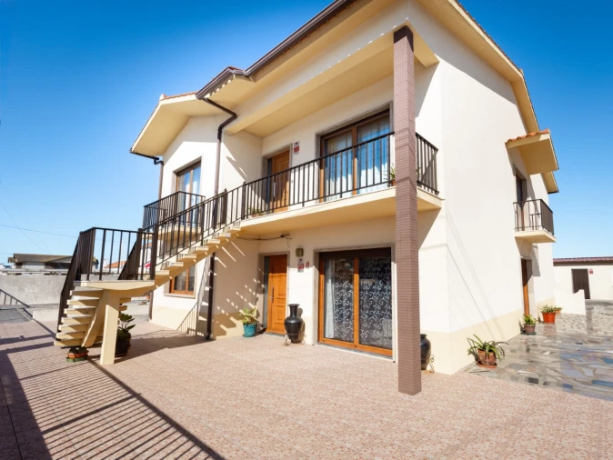 Moradia T6 para Venda em Marinha das Ondas Foto 2