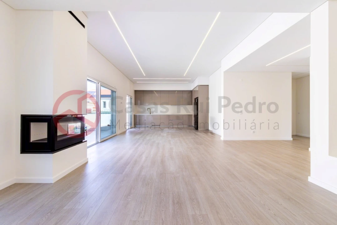 Moradia T2 para Venda em Fernao Ferro Foto 3