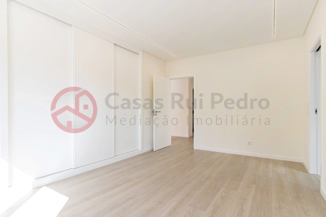 Moradia T2 para Venda em Fernao Ferro Foto 5