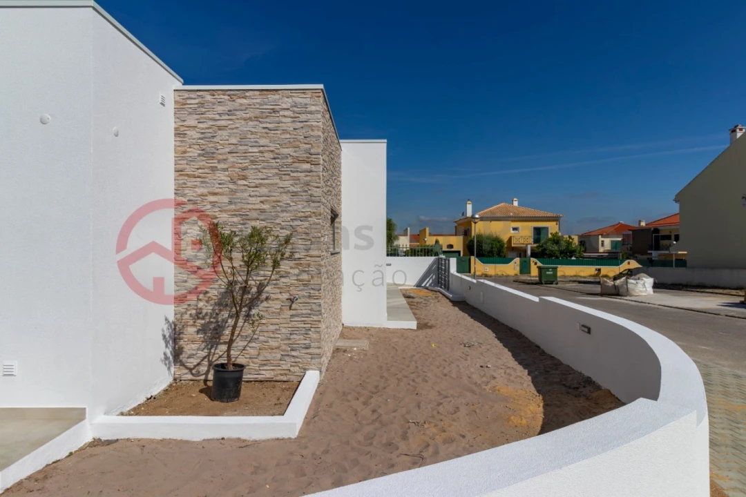 Moradia T2 para Venda em Fernao Ferro Foto 15