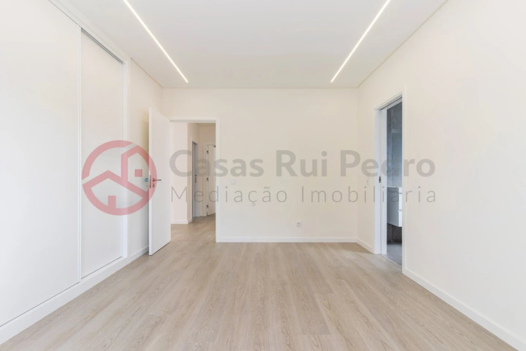 Moradia T1 para Venda em Fernao Ferro Foto 5