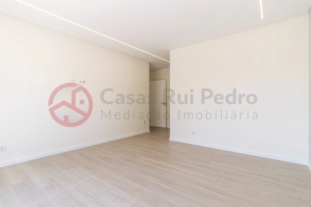 Moradia T1 para Venda em Fernao Ferro Foto 9