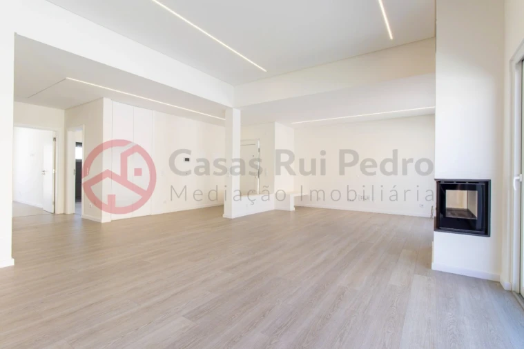 Moradia T1 para Venda em Fernao Ferro Foto 4