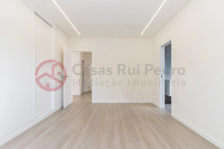 Moradia T1 para Venda em Fernao Ferro Foto 5