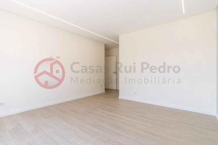 Moradia T1 para Venda em Fernao Ferro Foto 9