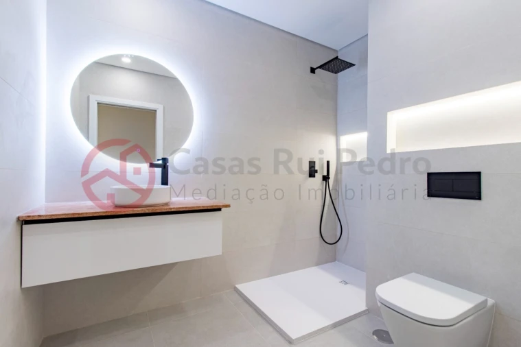 Moradia T1 para Venda em Fernao Ferro Foto 11