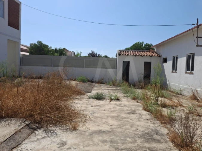 Moradia T1 para Venda em São João Baptista Foto 1