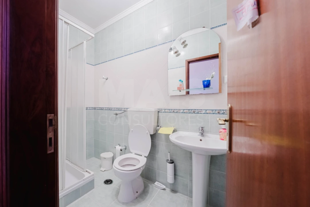 Moradia T3 para Venda em Atouguia da Baleia Foto 9