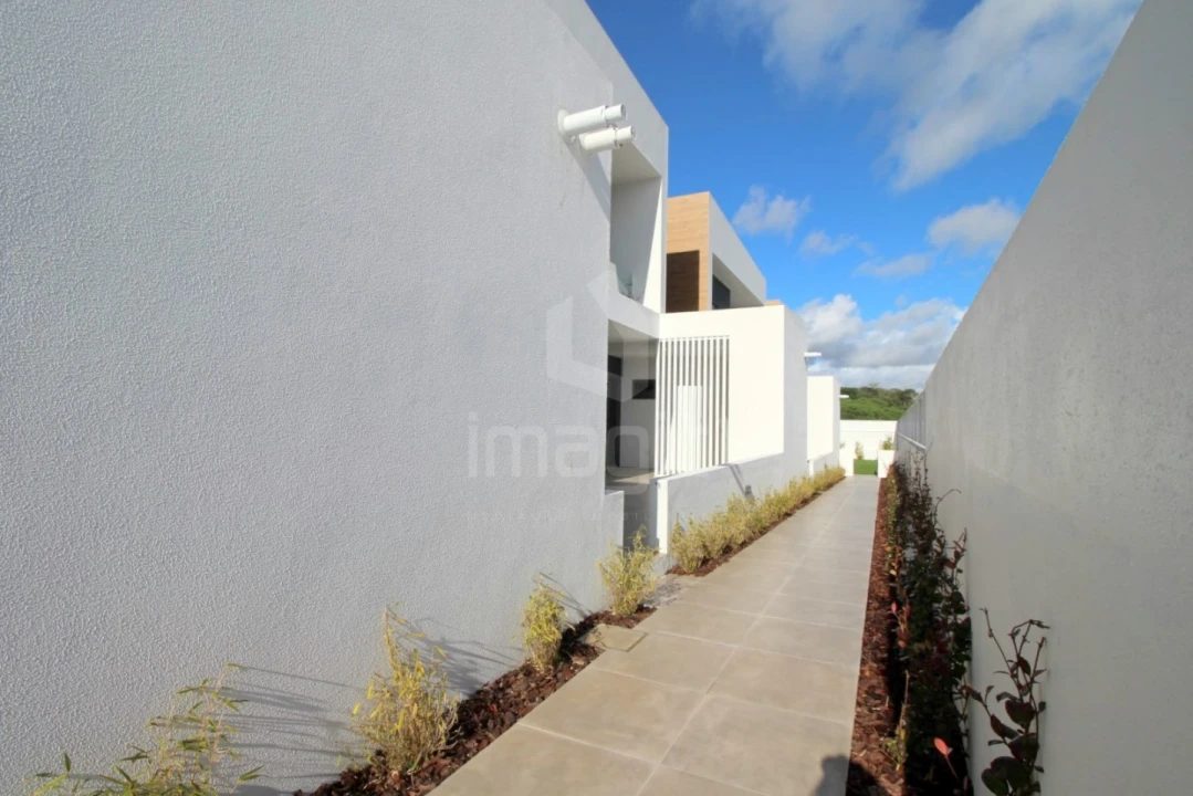 Moradia T4 para Venda em Loures Foto 33