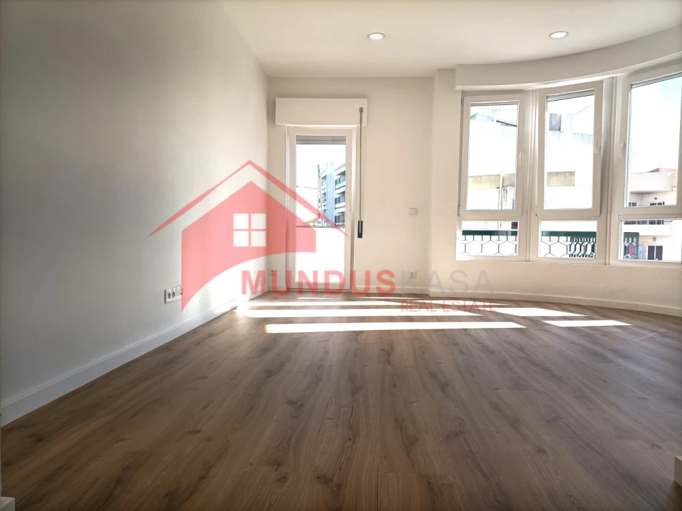 Apartamento T2 para Venda em Sesimbra (Castelo) Foto 3