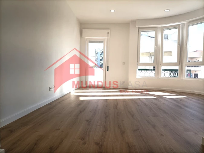 Apartamento T2 para Venda em Sesimbra (Castelo) Foto 3